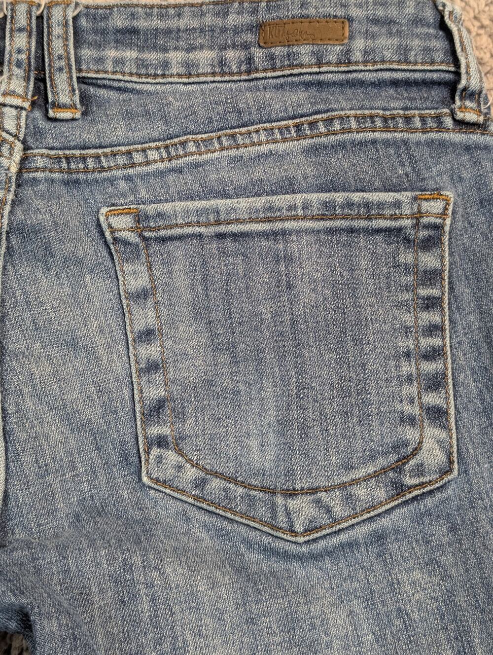 Kut From the Kloth Women's Size 6 Medium Wash Straight Fit (1116)
